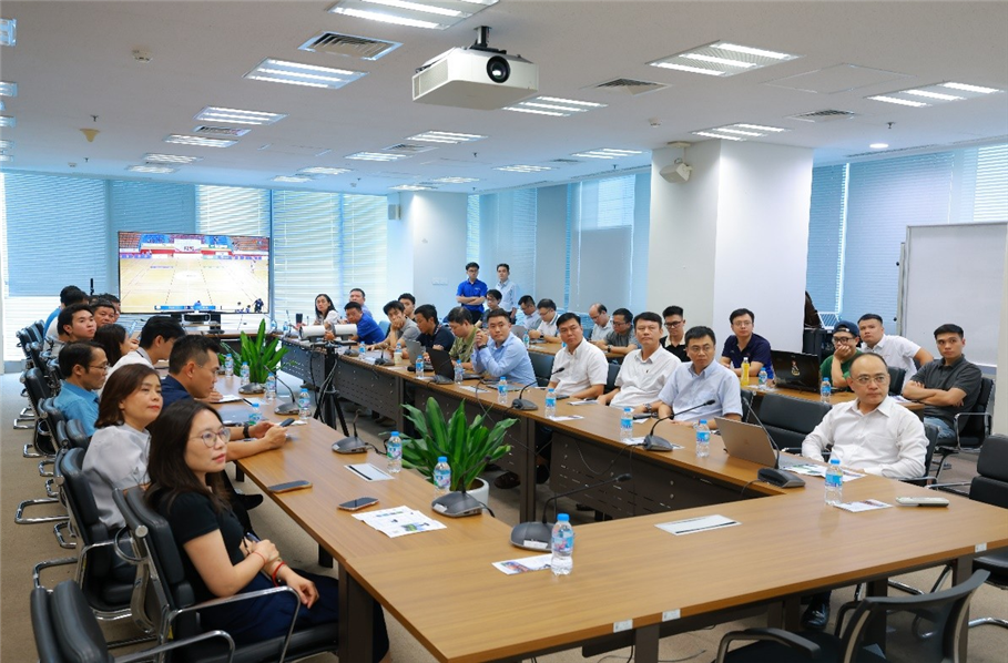 Đại biểu trải nghiệm trực tiếp tại hội thảo